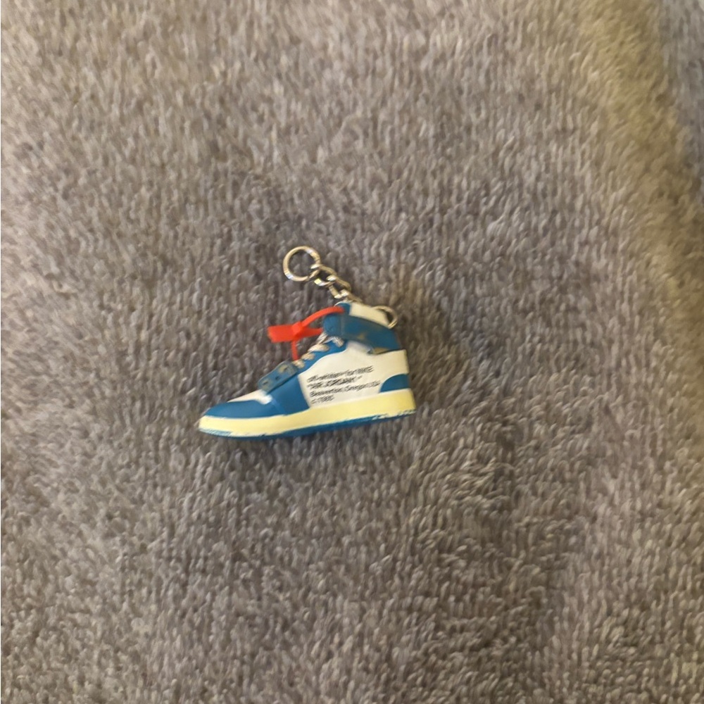 Off white  high top Jordan